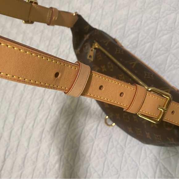 Louis Vuitton bumbag like new condition - Picture 4 of 5